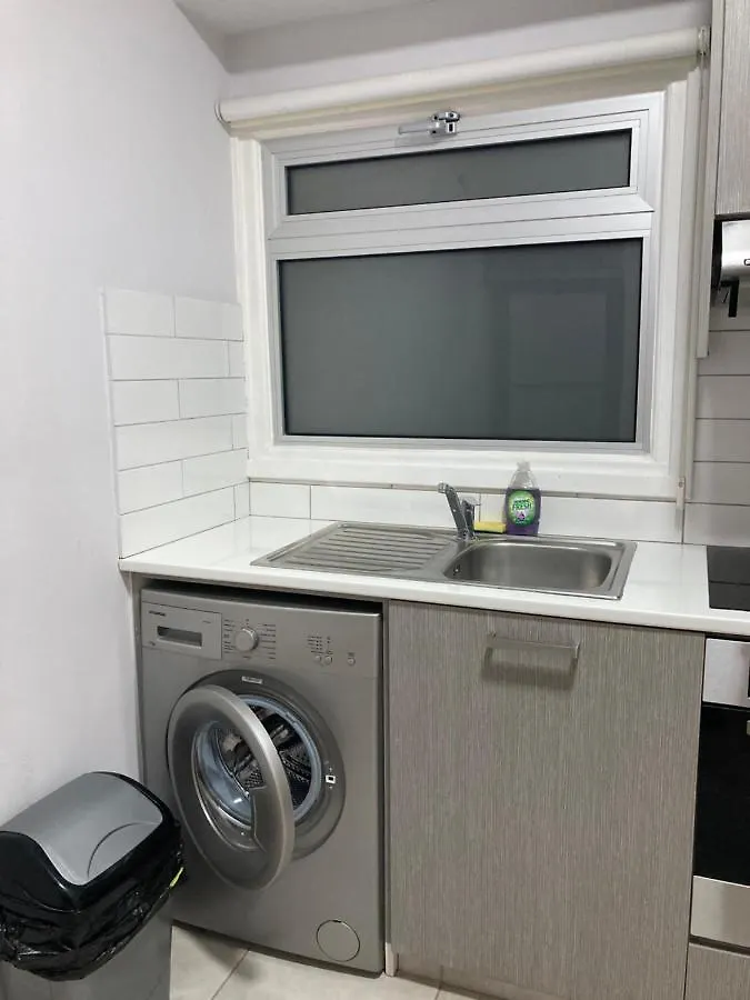 Paradise Promenade Apartment, 2Min Distance From Larnaca Marina 0*,