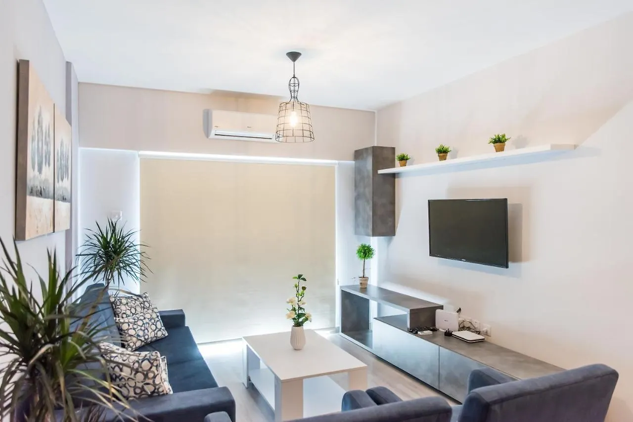 Paradise Promenade Apartment, 2Min Distance From Larnaca Marina